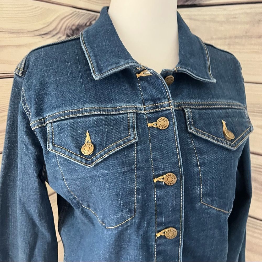 Calvin Klein Medium Wash Cropped Denim Jean Jacket Size Small NWT - Picture 5 of 10